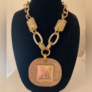 #132 NWT Gardenia Statement Necklace